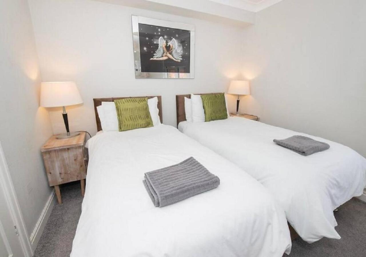 Pelican-Stylish 2-Bed Apartment Close To Beach & Town Scarborough Exterior photo