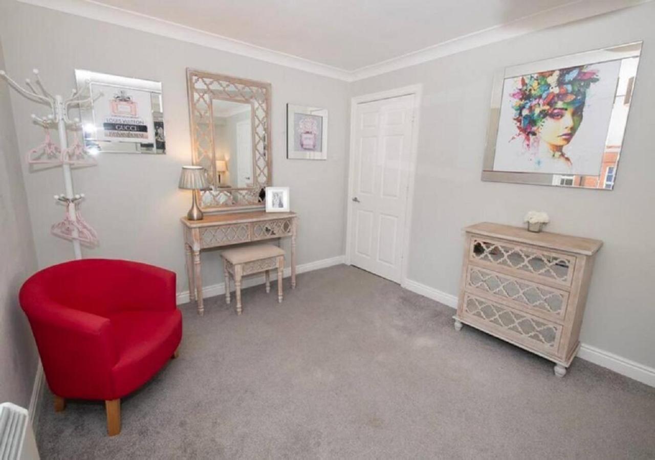 Pelican-Stylish 2-Bed Apartment Close To Beach & Town Scarborough Exterior photo