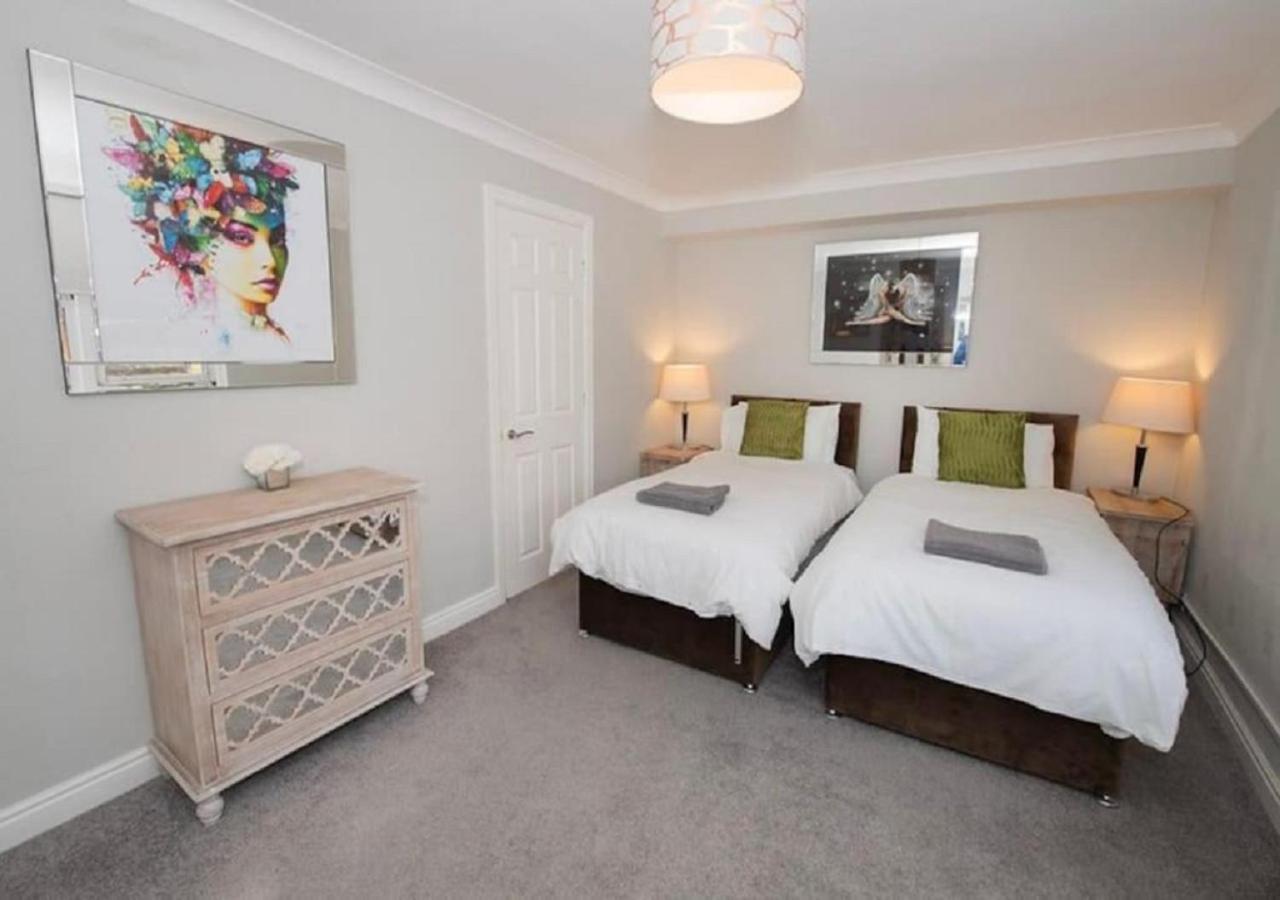 Pelican-Stylish 2-Bed Apartment Close To Beach & Town Scarborough Exterior photo